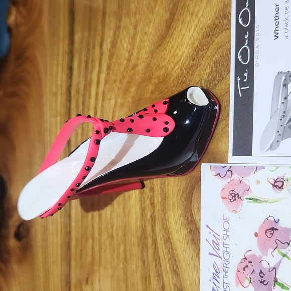 Lorraine Vail Just The Right Shoe Collectibles - Picture 2 of 4